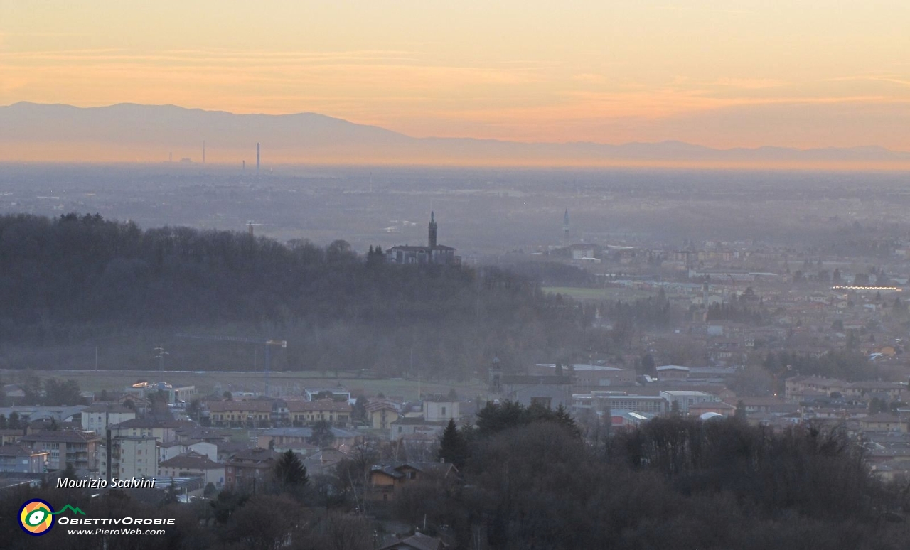 58 E' l'ora del tramonto sulle pianure....JPG